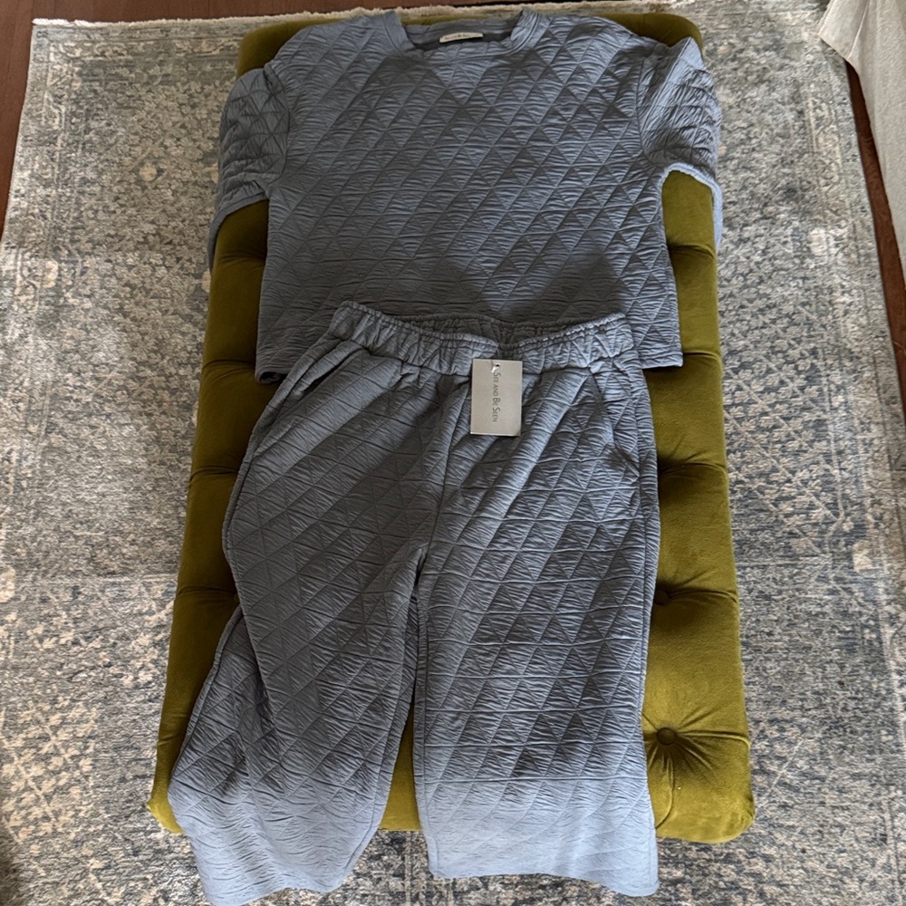 Women’s Large Blue Quilted Set